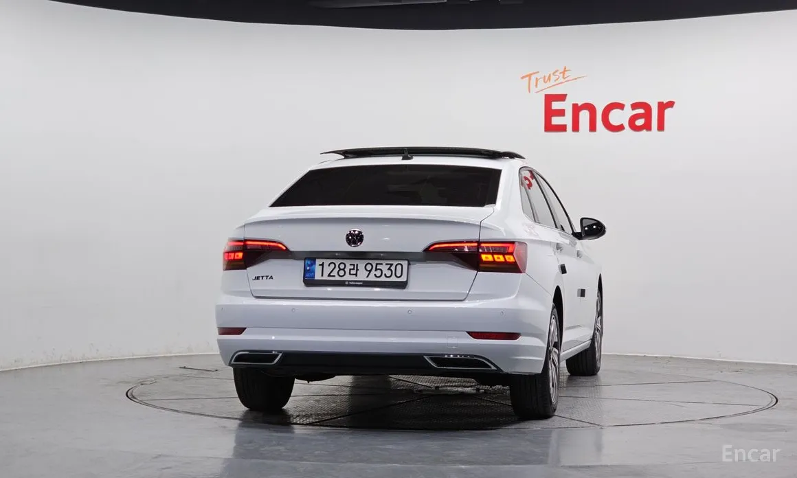 Photo 4 - Volkswagen Jetta