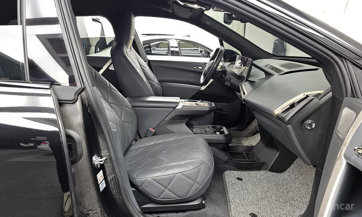 Фото 11 - BMW iX