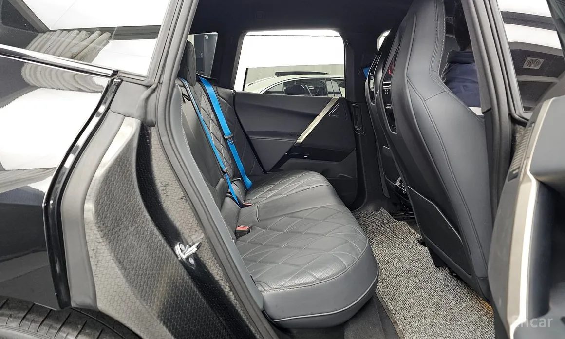 Фото 12 - BMW iX