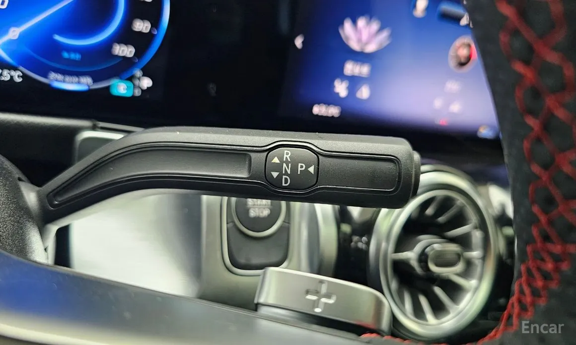 Фото 10 - Mercedes-Benz EQB