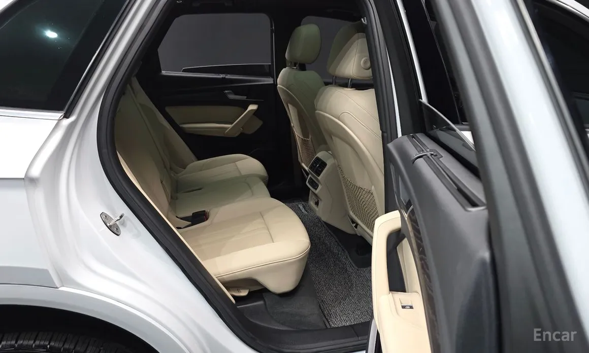 Фото 12 - Audi Q5