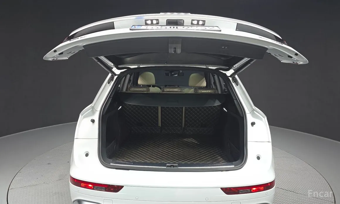 Фото 20 - Audi Q5