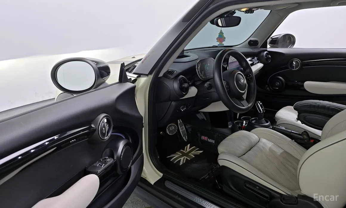 Фото 10 - Mini Cooper