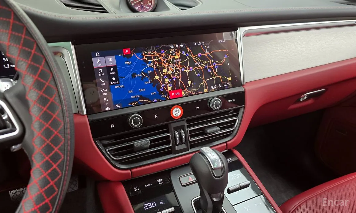 Фото 14 - Porsche Macan