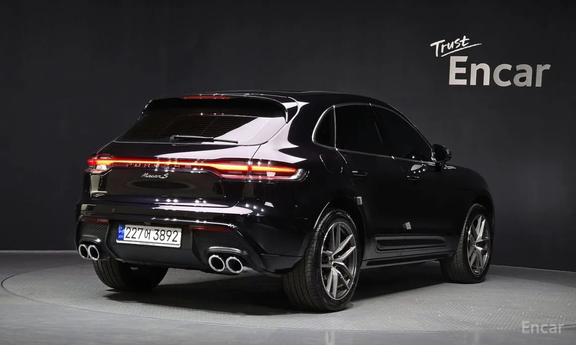 Фото 2 - Porsche Macan