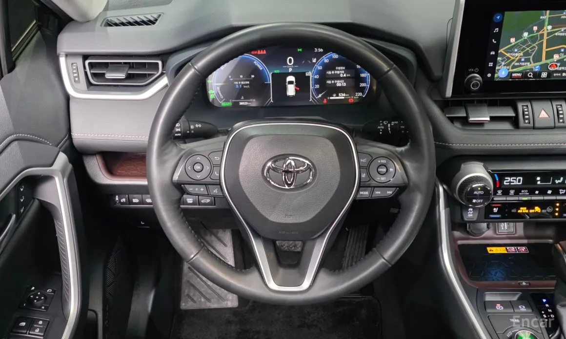 Фото 14 - Toyota RAV4