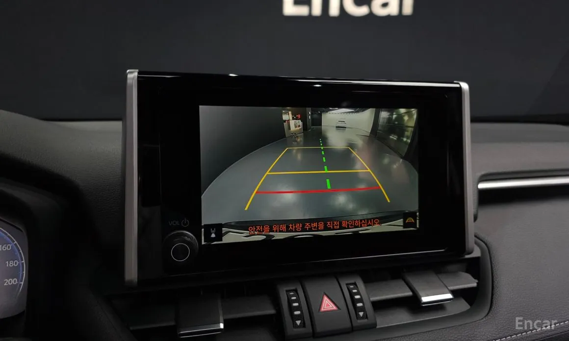 Фото 16 - Toyota RAV4