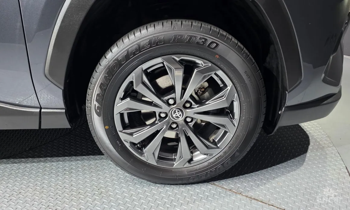 Фото 5 - Toyota RAV4