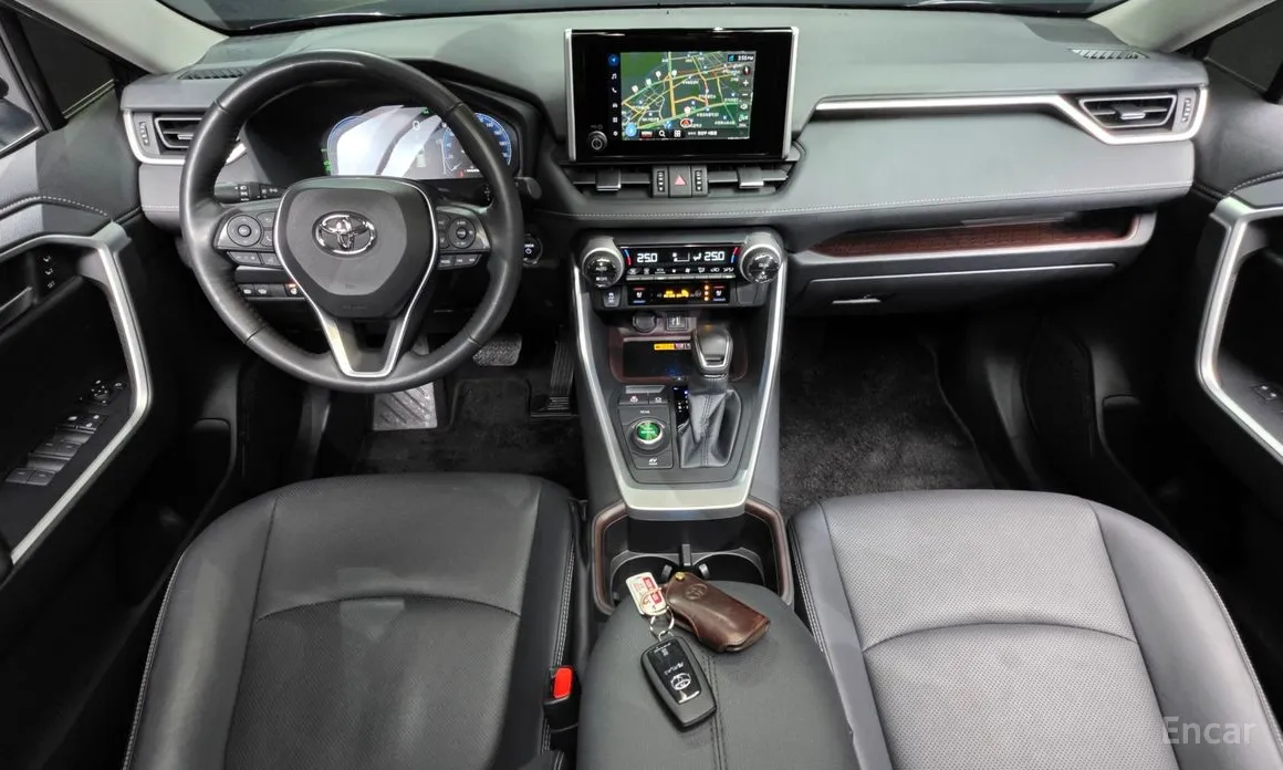 Фото 7 - Toyota RAV4