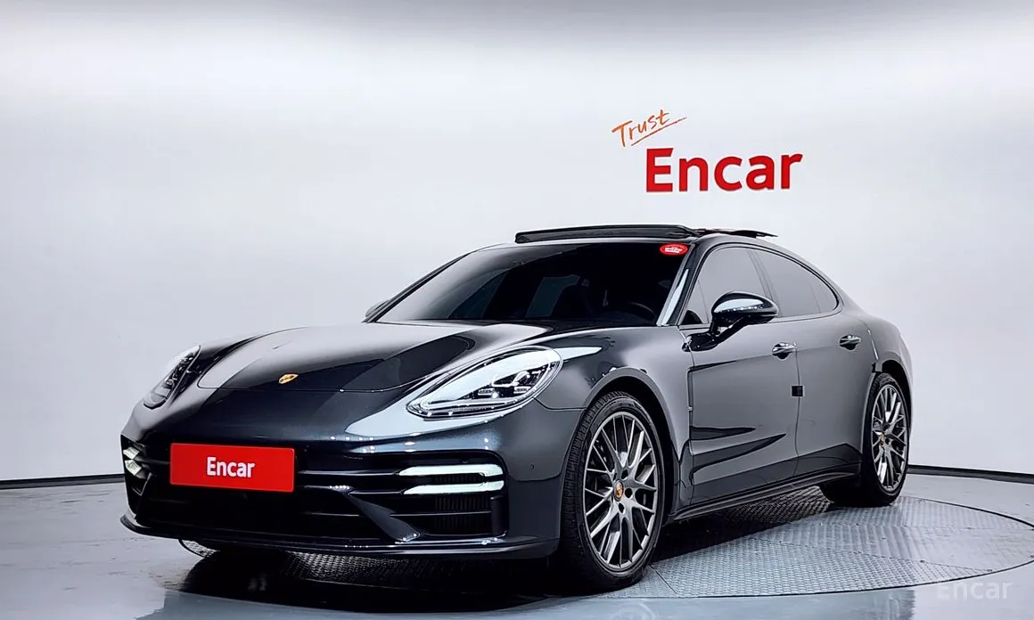 Фото 1 - Porsche Panamera