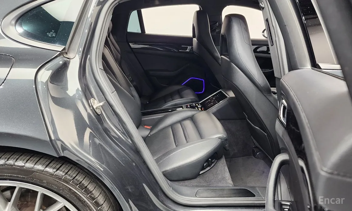 Фото 12 - Porsche Panamera