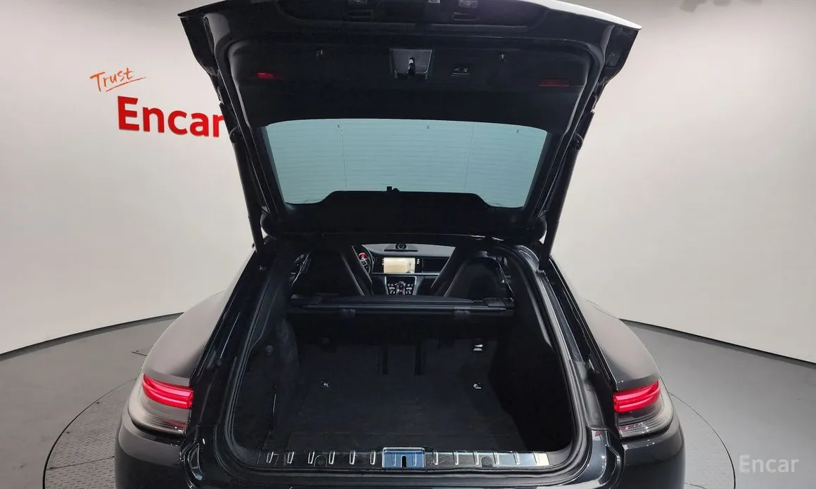 Фото 20 - Porsche Panamera