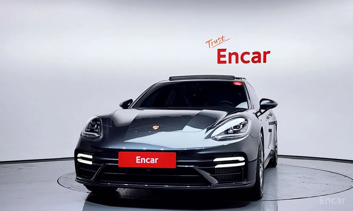 Фото 3 - Porsche Panamera