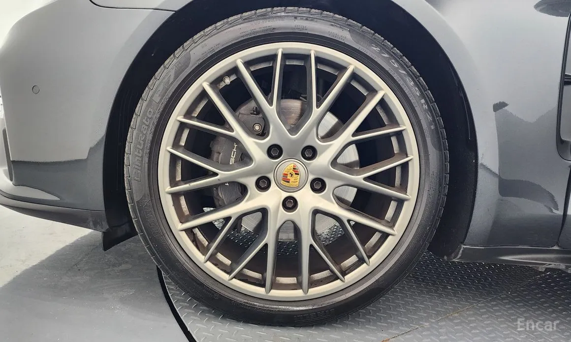 Фото 5 - Porsche Panamera