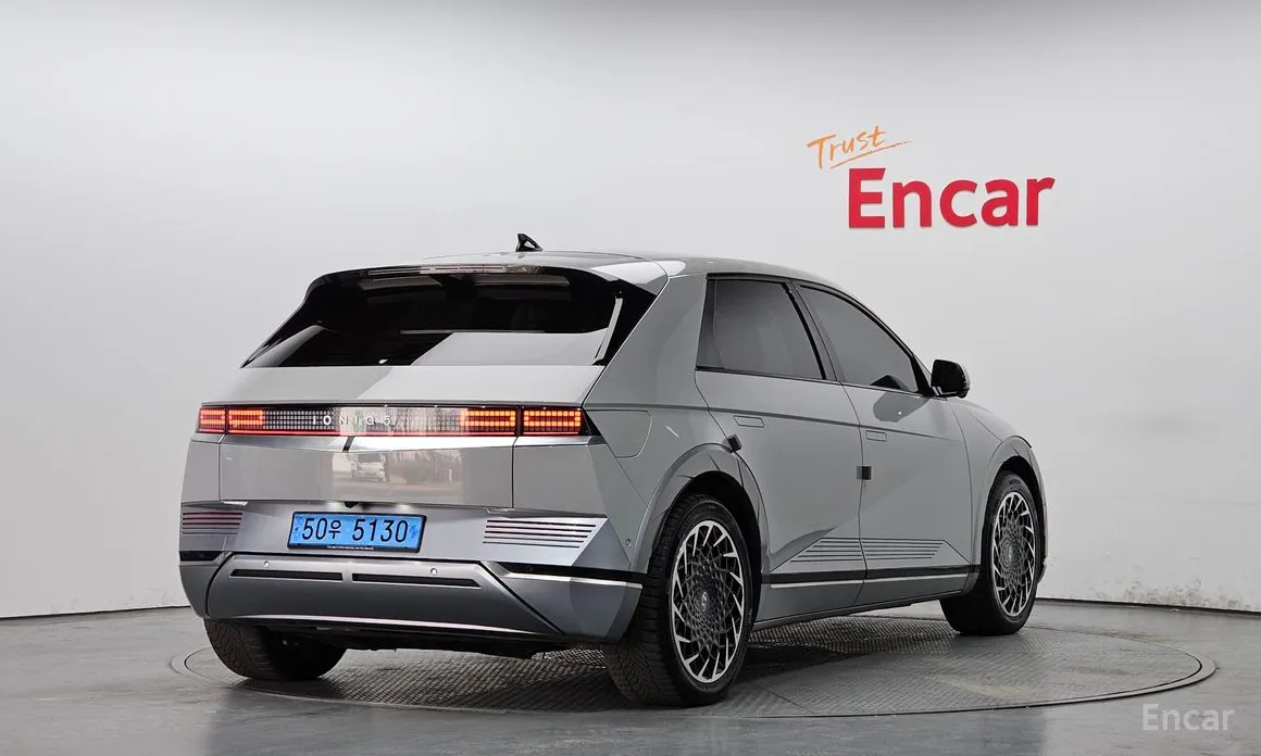 Photo 2 - Hyundai Ioniq 5