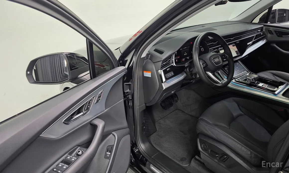 Фото 13 - Audi Q7