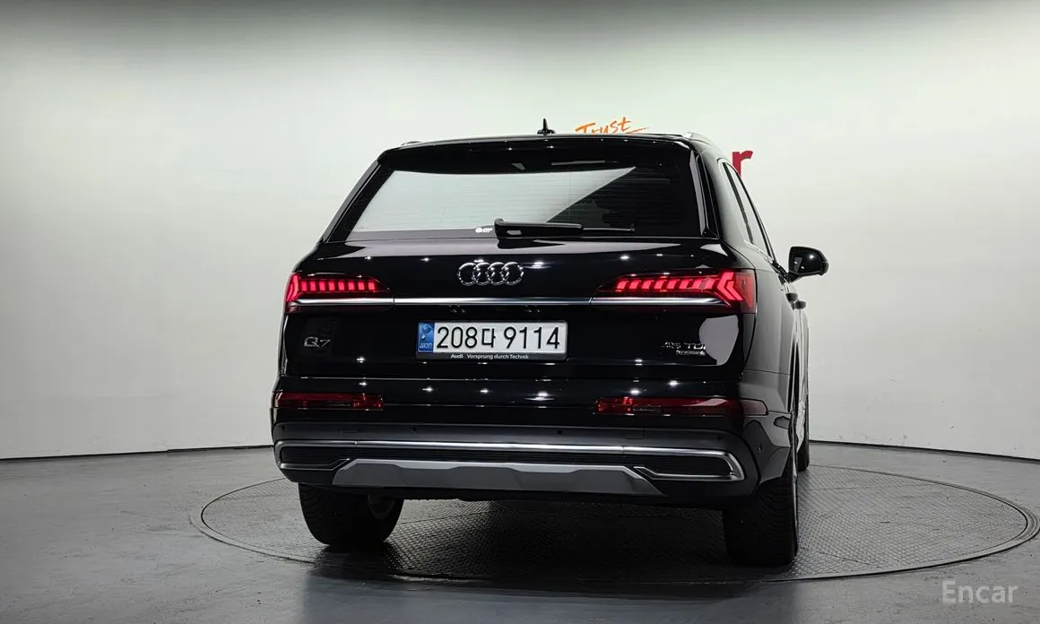 Фото 4 - Audi Q7