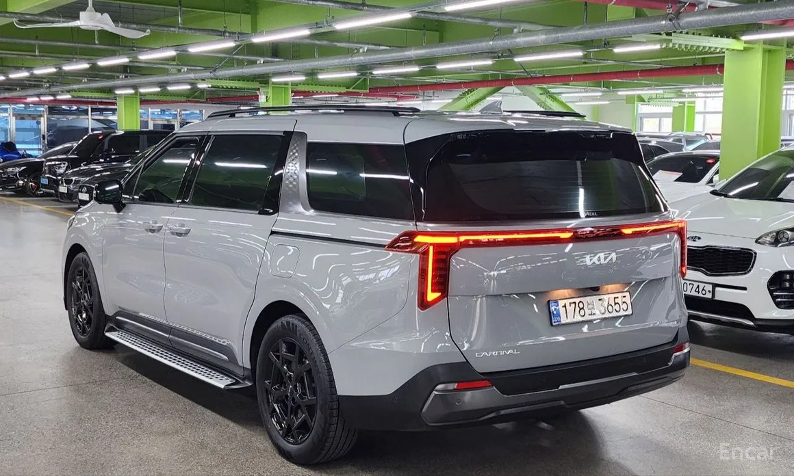 Фото 4 - Kia Carnival