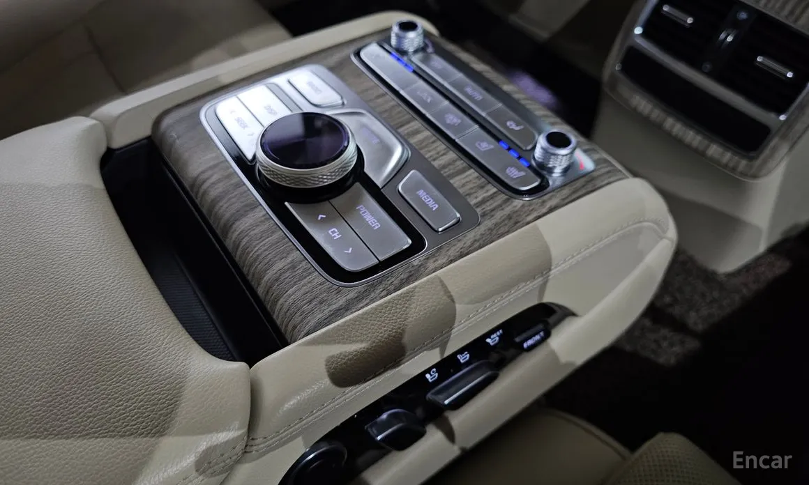 Фото 19 - Kia K9