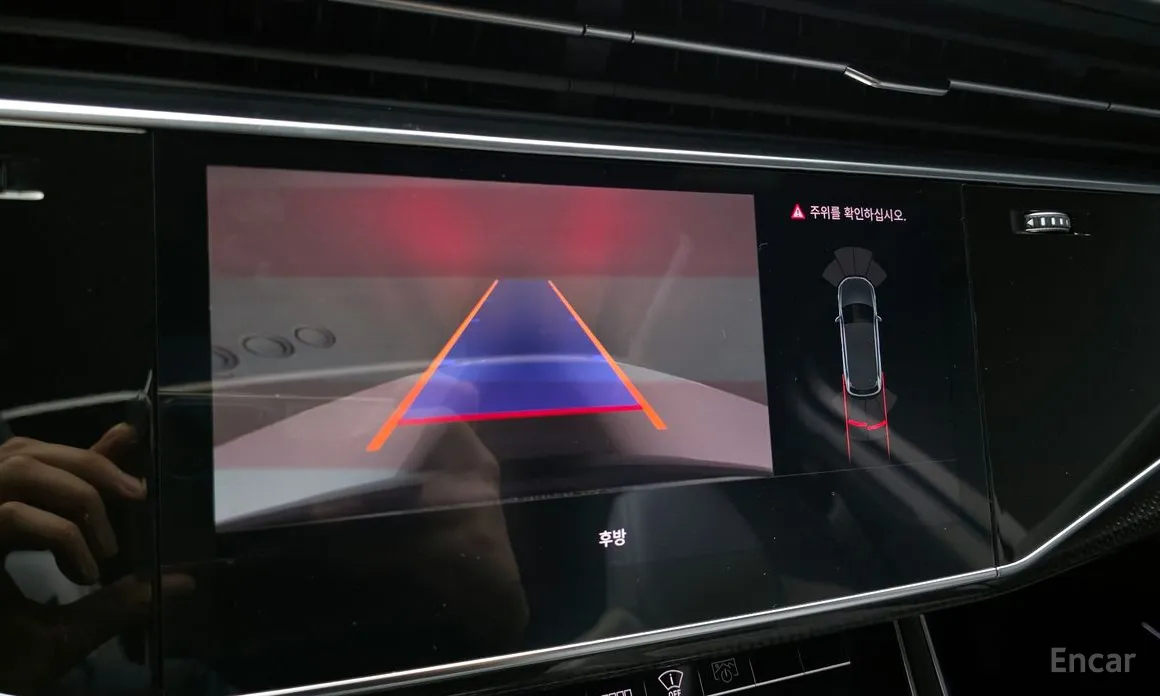 Фото 15 - Audi SQ7