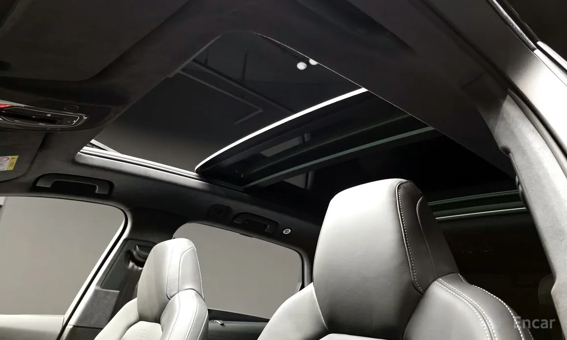 Фото 19 - Audi SQ7