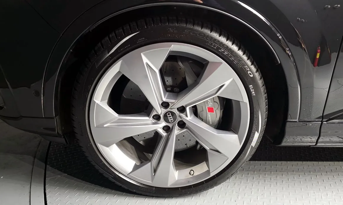 Фото 5 - Audi SQ7