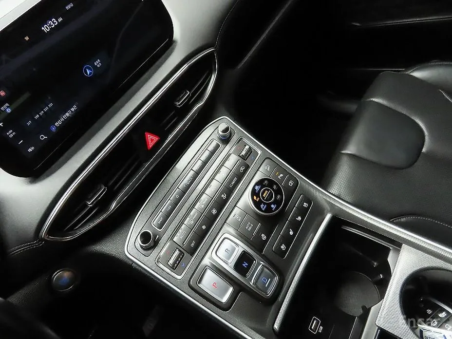 Фото 17 - Hyundai Santa Fe