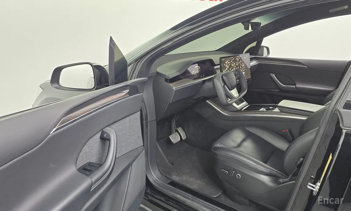 Фото 10 - Tesla Model X