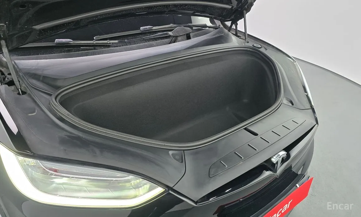 Фото 6 - Tesla Model X