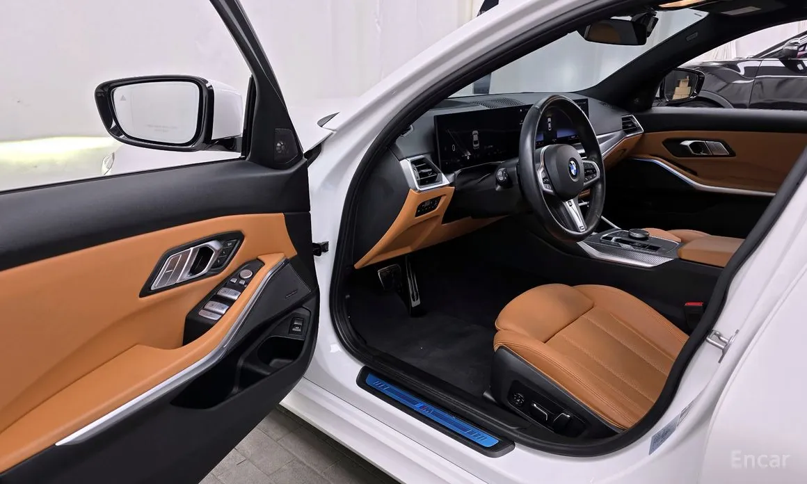 Photo 10 - BMW 3 Series