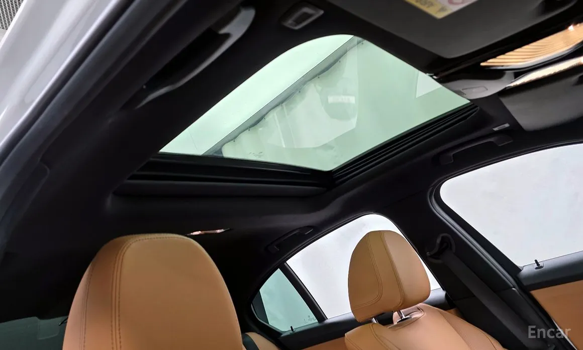 Photo 17 - BMW 3 Series