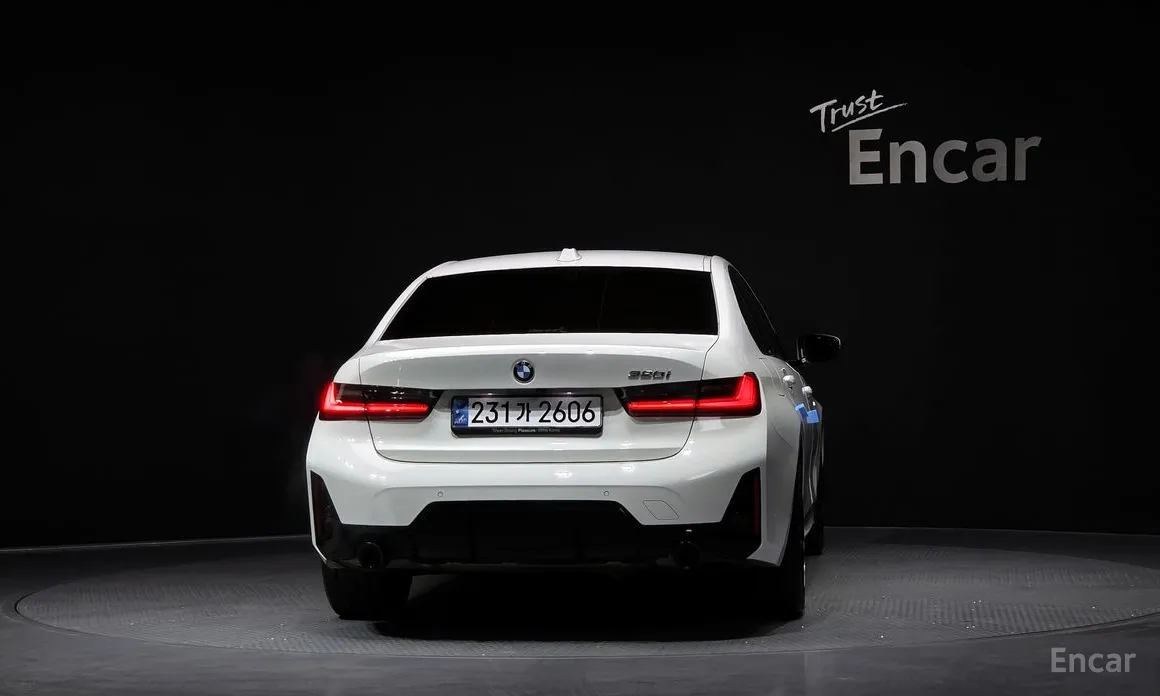 Photo 4 - BMW 3 Series