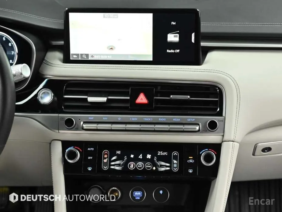 Фото 14 - Genesis G70