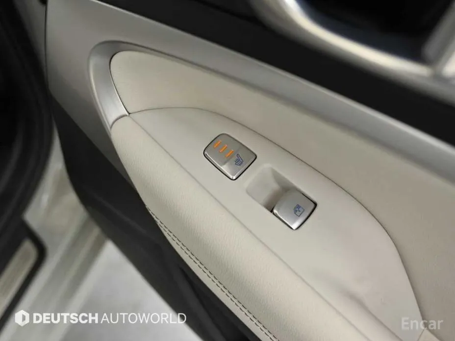 Фото 16 - Genesis G70