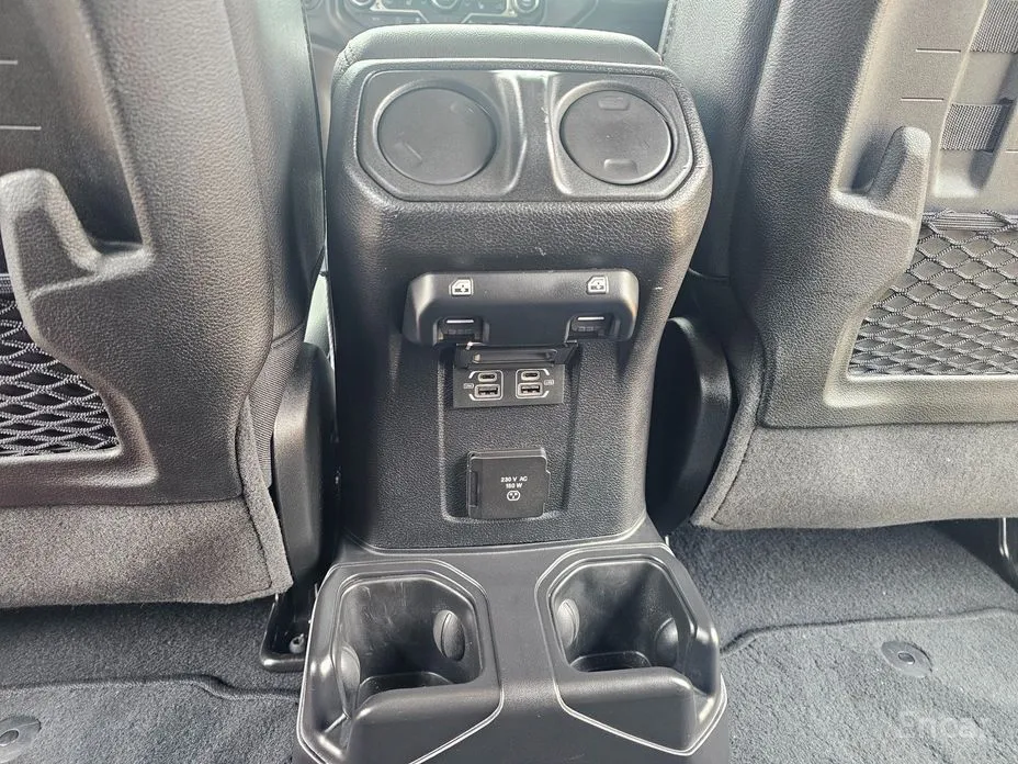 Фото 13 - Jeep Wrangler