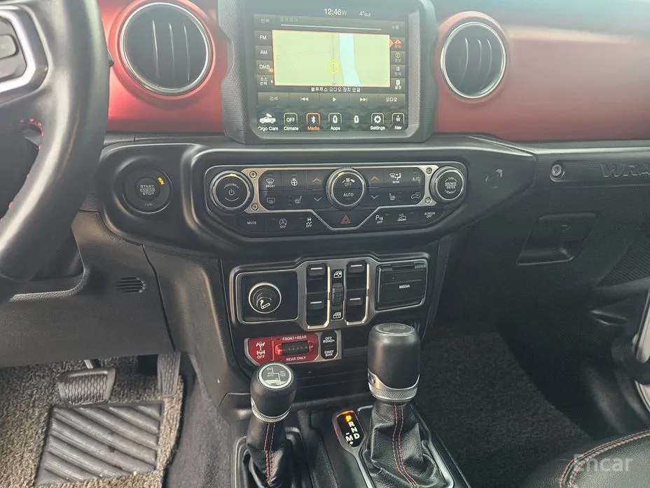 Фото 16 - Jeep Wrangler