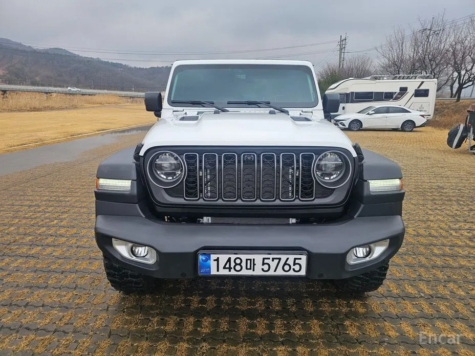 Фото 2 - Jeep Wrangler