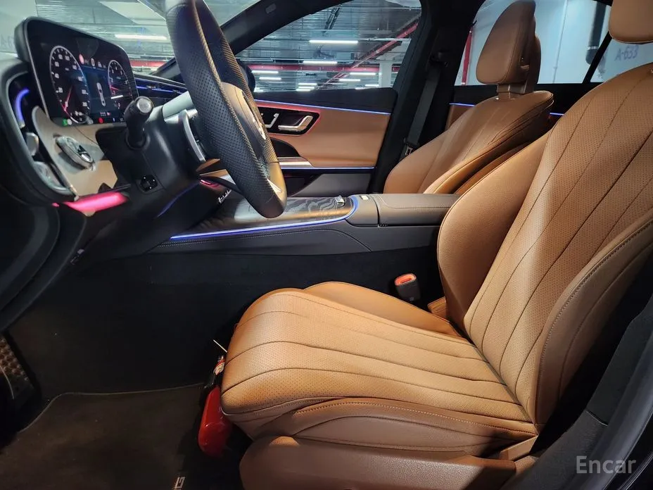 Photo 13 - Mercedes-Benz E-Class