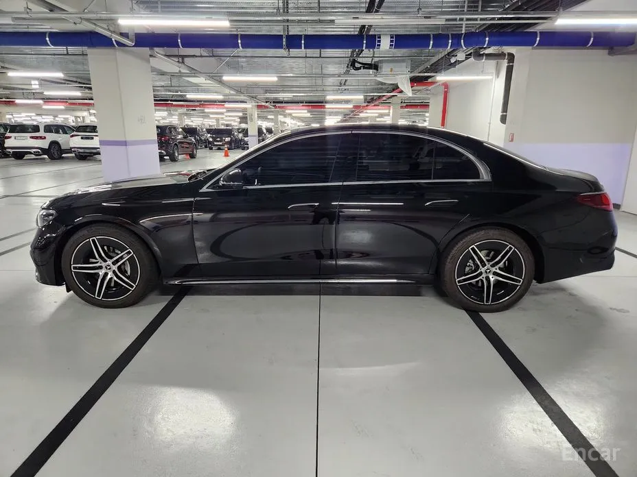 Photo 5 - Mercedes-Benz E-Class