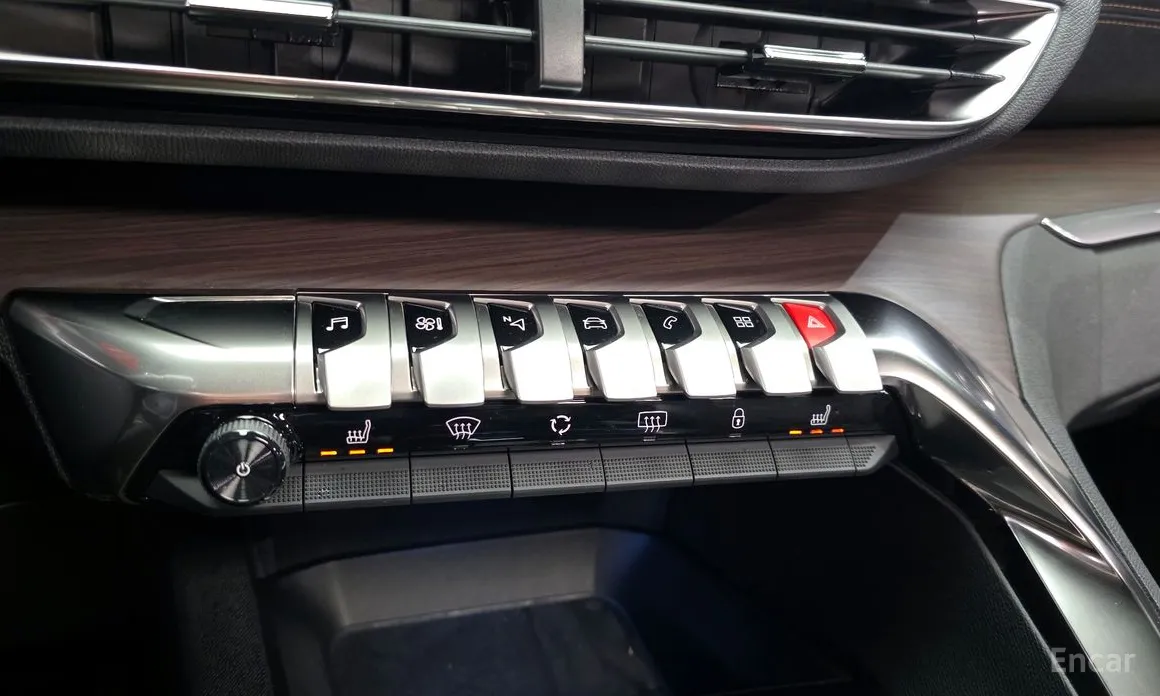 Фото 16 - Peugeot 5008