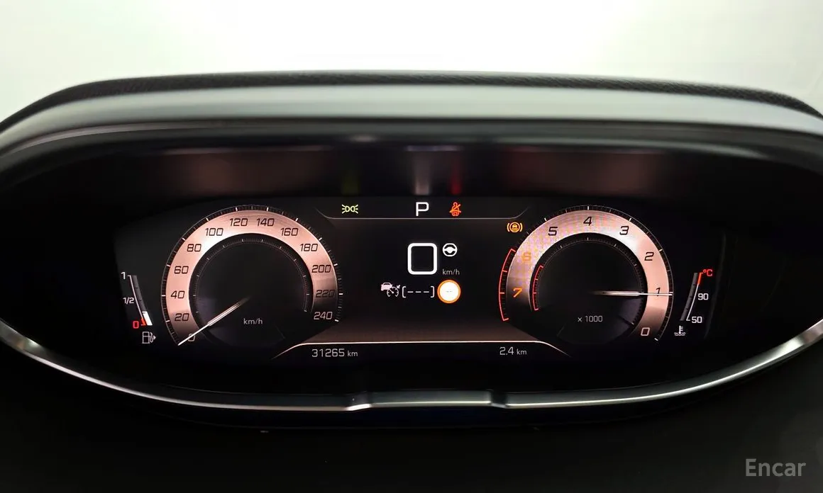 Фото 8 - Peugeot 5008