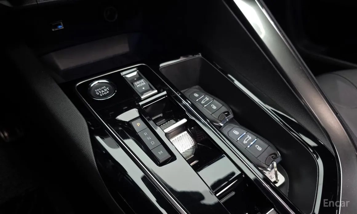 Фото 9 - Peugeot 5008