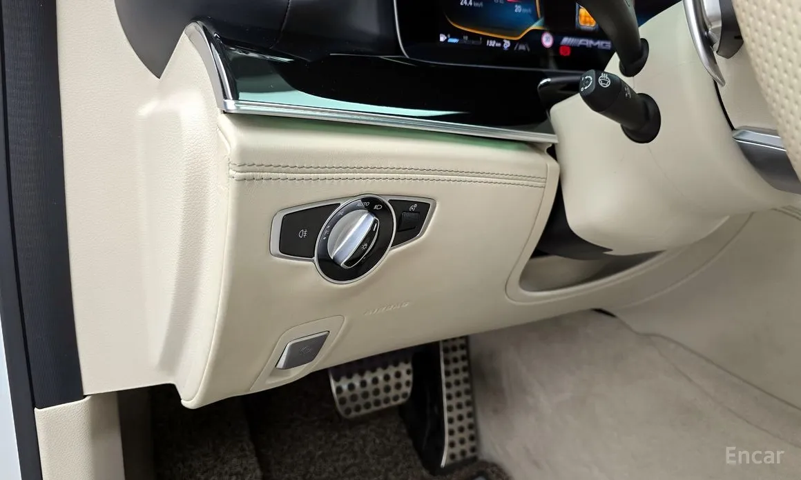 Фото 16 - Mercedes-Benz AMG GT