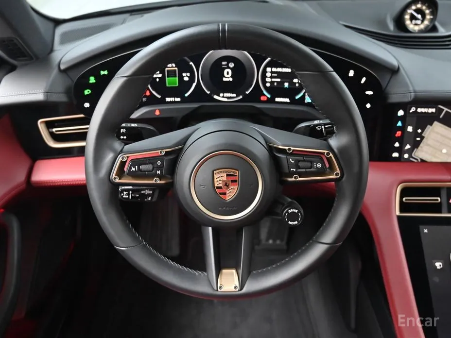 Фото 12 - Porsche Taycan