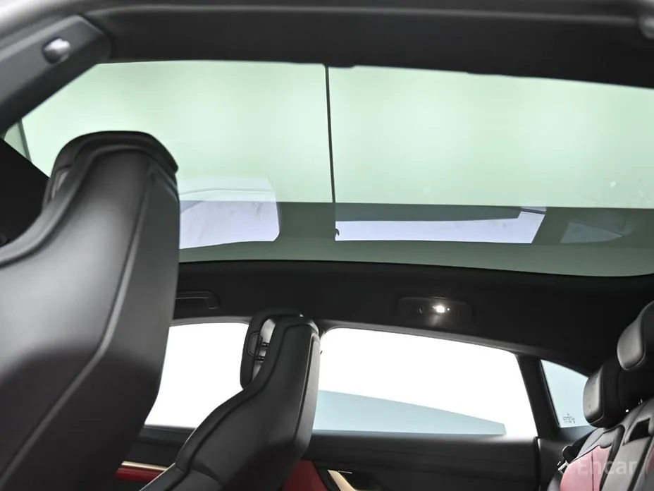 Фото 18 - Porsche Taycan