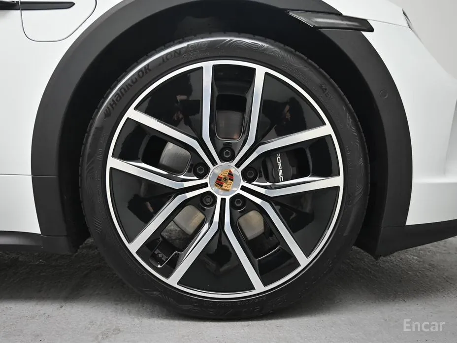 Фото 5 - Porsche Taycan