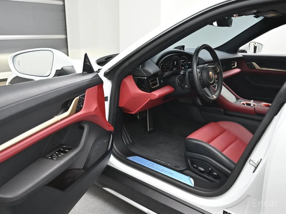 Фото 7 - Porsche Taycan