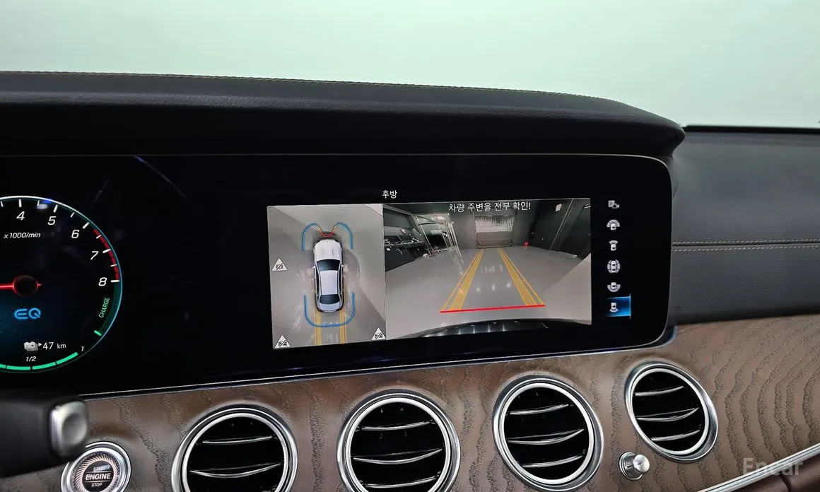 Фото 14 - Mercedes-Benz E-Class