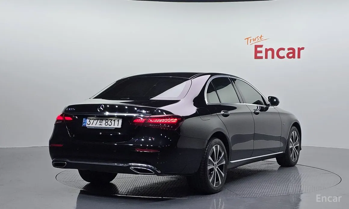 Фото 2 - Mercedes-Benz E-Class