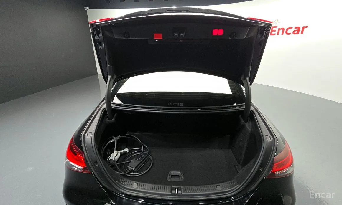 Фото 20 - Mercedes-Benz E-Class